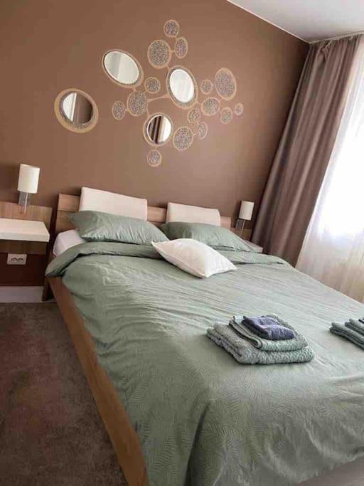 Lovely 1-Bedroom Apartament With Free Parking Szófia Kültér fotó