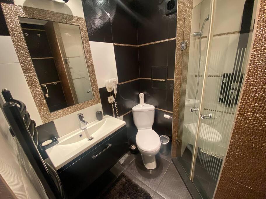 Lovely 1-Bedroom Apartament With Free Parking Szófia Kültér fotó