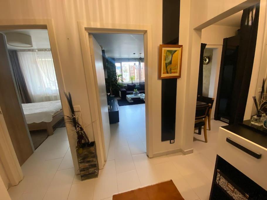 Lovely 1-Bedroom Apartament With Free Parking Szófia Kültér fotó